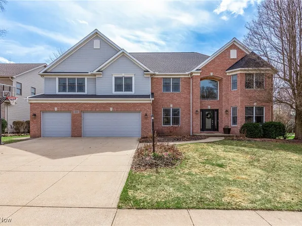 20335 Kylemore Dr, Strongsville, OH 44149