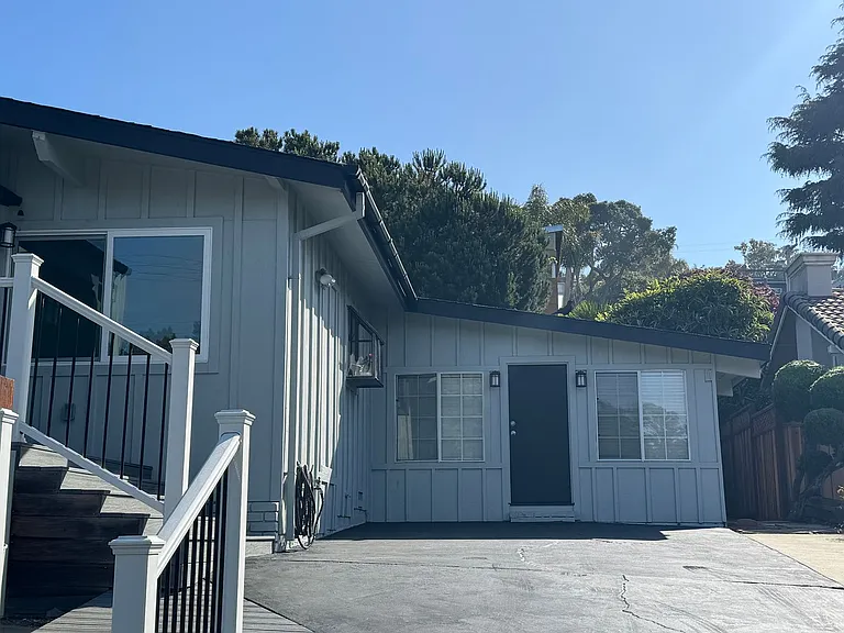 457 Clubhouse Dr — Photo 1
