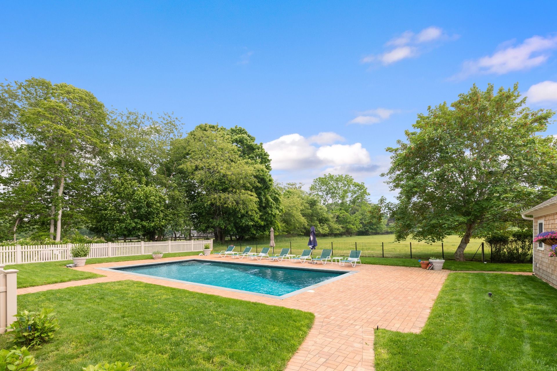 10 Ludlow Grn, Bridgehampton, NY 11932 Out East