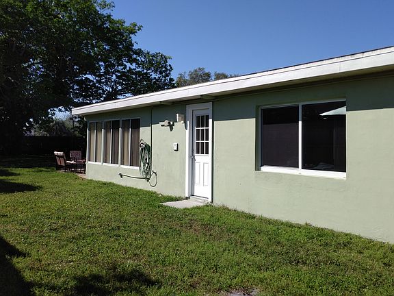 2nd image of 2955 Avery Ave