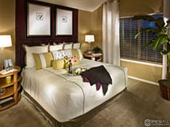 4th image of 9741 Dahlia Ln #4