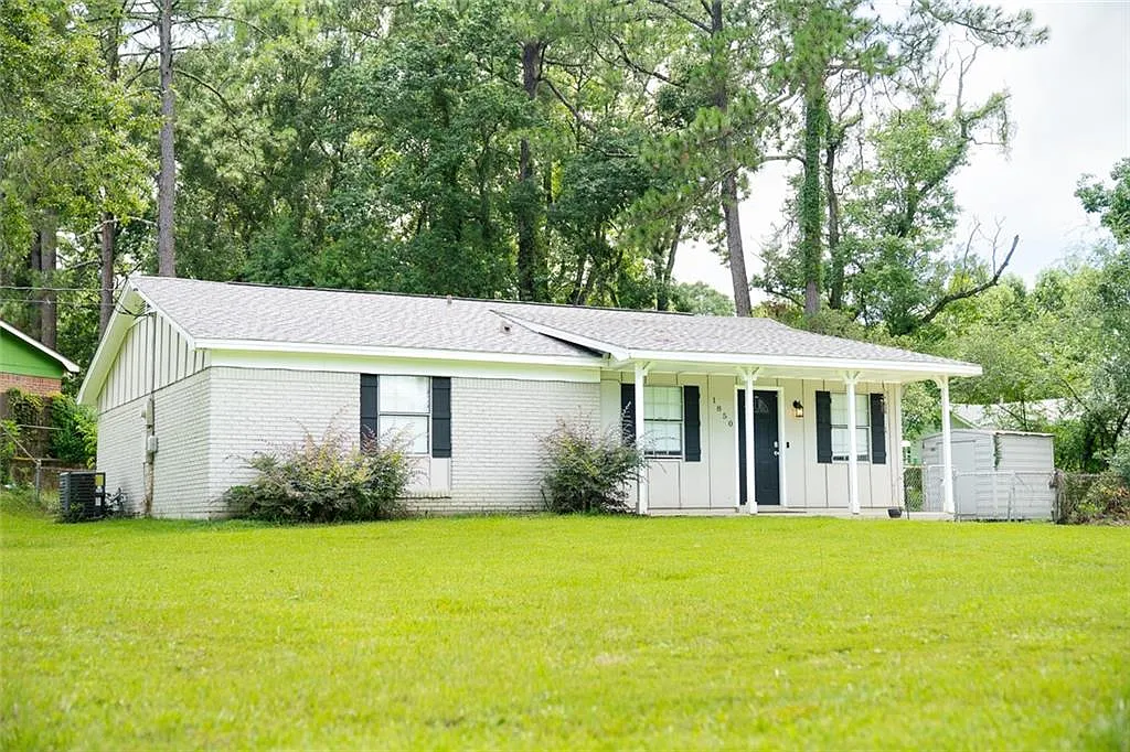 4 bed, 2.0 bath, 1374 sqft, $1,850 — Photo 1