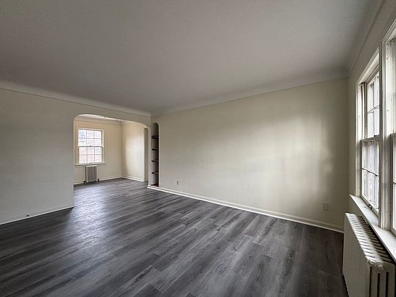3rd image of 19351 Lake Shore Blvd APT 8