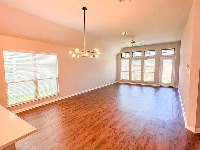 1218 Amber Dawn Dr — Photo 6