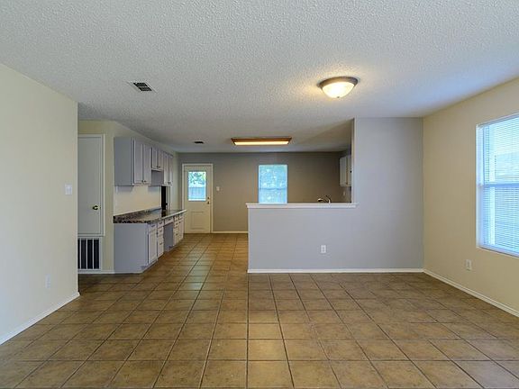 2nd image of 4511 Wedgewood Dr