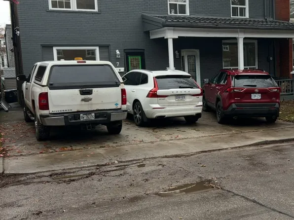 7 Ellsworth Ave, Toronto, ON M6G 2K4