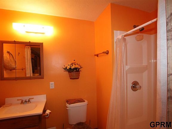 3rd image of 5011 Lakeside Dr