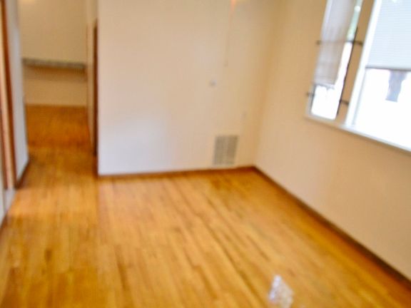 3rd image of 2513 W Le Moyne St #1
