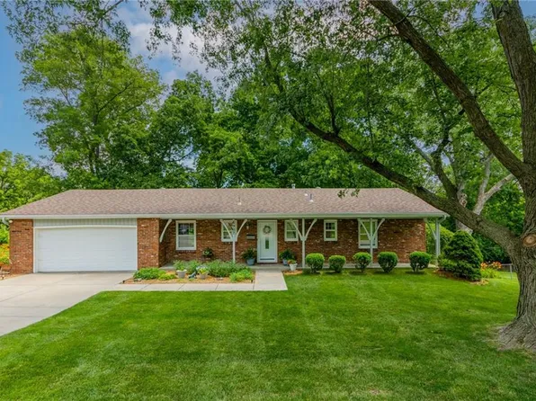 6907 N Central St, Gladstone, MO 64118