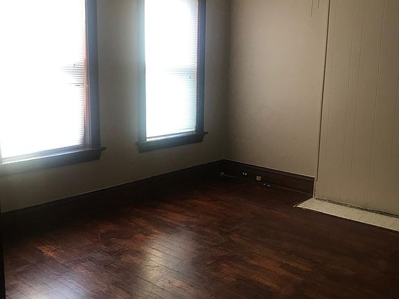 5th image of 3425 Winnebago St #1F