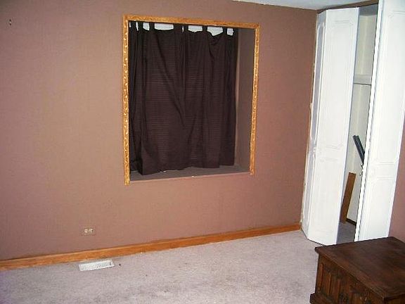 5th image of 607 Burgess Ct