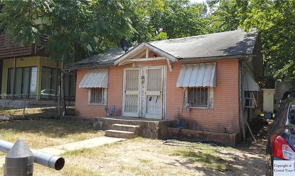2nd image of 1179 Hargrave St