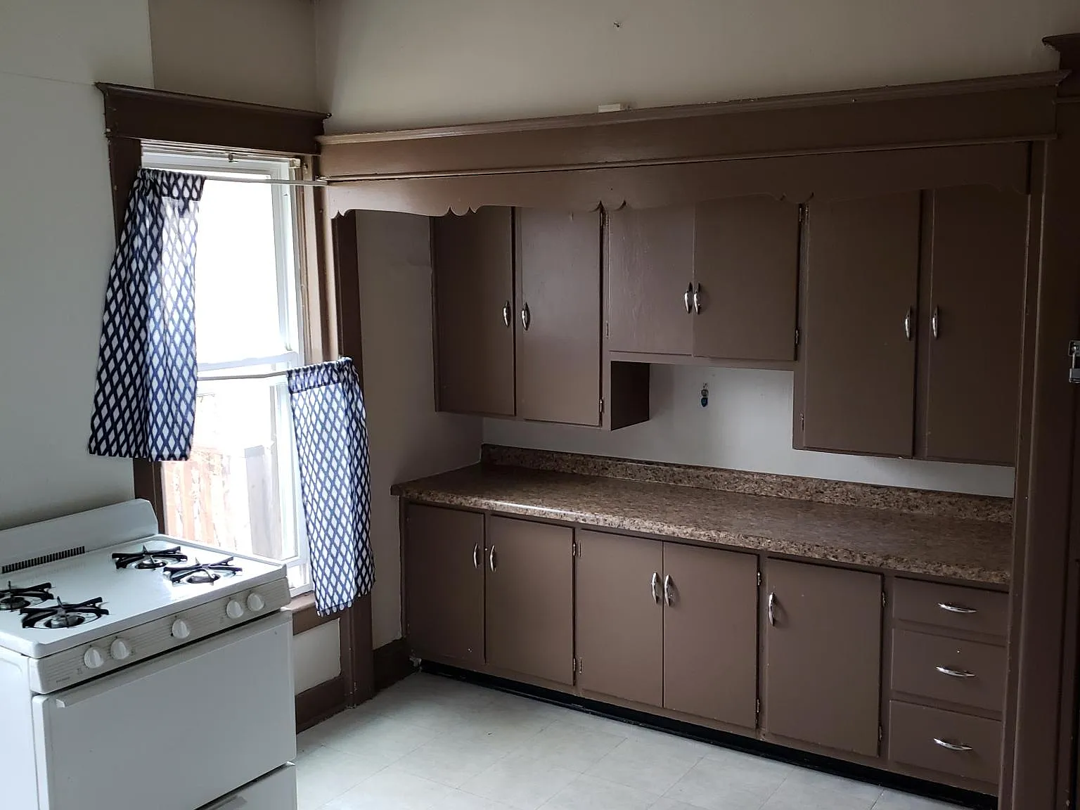 1 bed, 1500 sqft, $700 — Photo 3