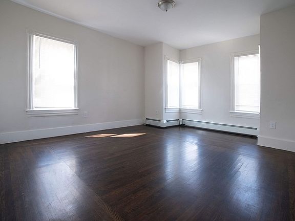 3rd image of 42 Mott St Unit 2