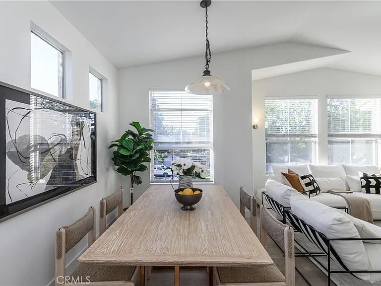 1407 Elmhurst — Photo 13