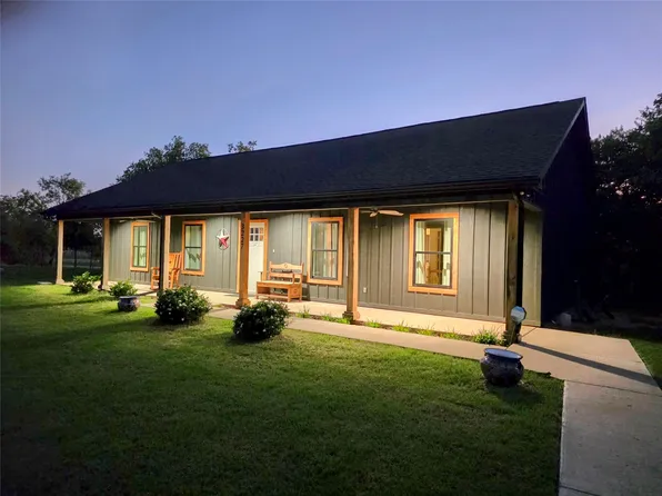 3227 Sunrise Ct, Granbury, TX 76048