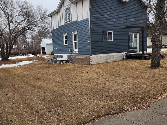 5th image of 607 N 1st St