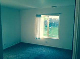 608 Waterford Rd S APT 2B, Schaumburg, IL 60193
