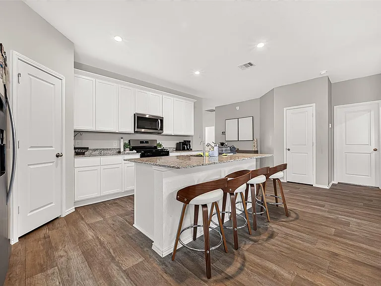4222 Zeke Estates Ln — Photo 15