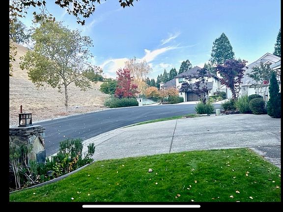 5th image of 4140 Whispering Oaks Ln