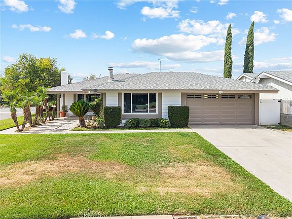 2nd image of 10389 Brookway Pl