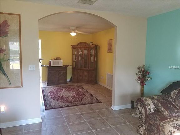 3rd image of 157 W Fern Dr