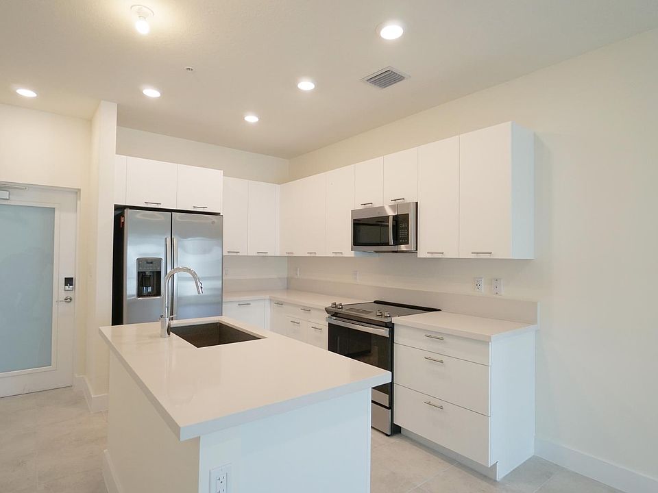 1st image of 8301 NW 41st St #405