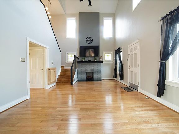 3rd image of 6824 Hancock Ave