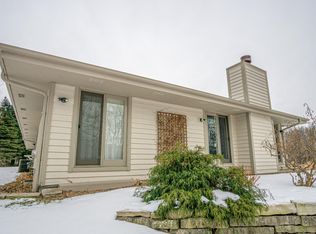 10620 W Heather Dr, Mequon, WI 53097
