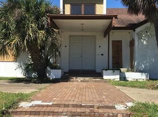 61 Queens Ct, Chalmette, LA 70043
