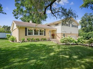 4114 Downers Dr, Downers Grove, IL 60515