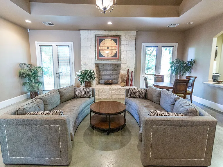 Saddle Creek — Photo 16