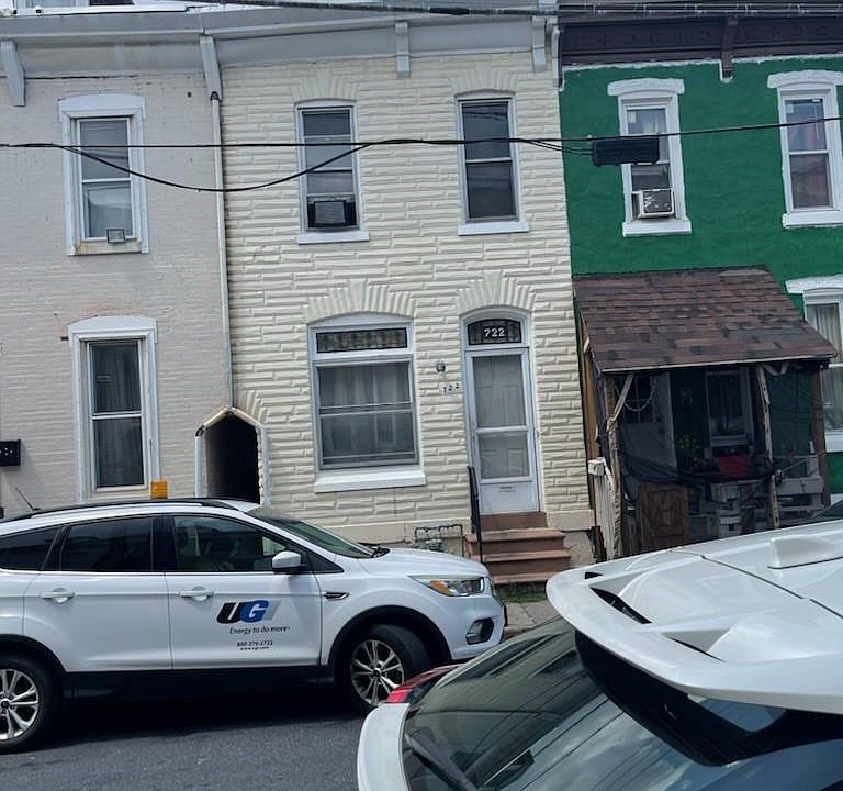2nd image of 722 Moss St