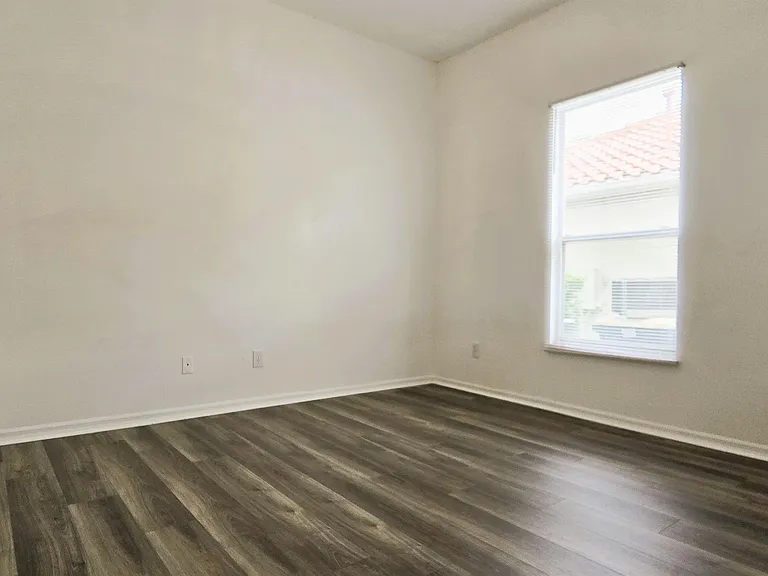1058 Tuscan Hills Blvd — Photo 12