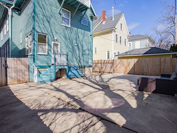 4th image of 108 Wesley Ave