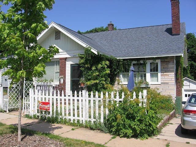 1st image of 440 W Hewitt Ave