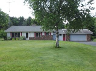 E2561 Sleepy Hollow Rd, Iola, WI 54945