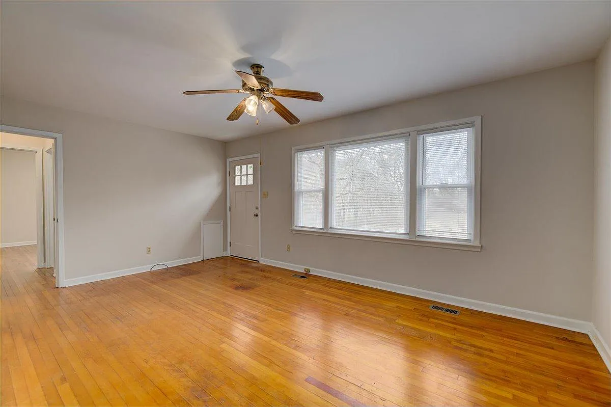 3 bed, 950 sqft, $1,750 — Photo 4
