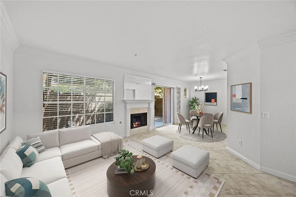 3 bed, 2.5 bath, 1417 sqft, $3,100 — Photo 3