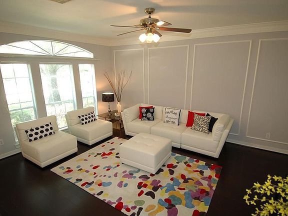4th image of 4906 Glen Hollow St