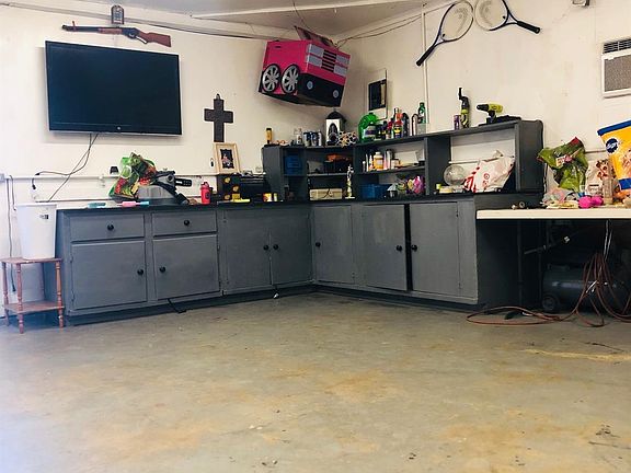 5th image of 1001 Sanford Dr