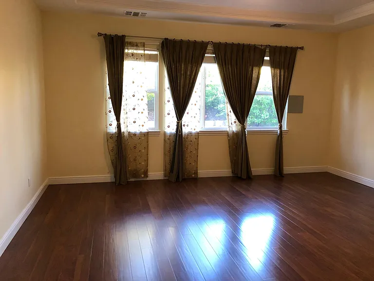 4365 Rosenstock Way — Photo 8