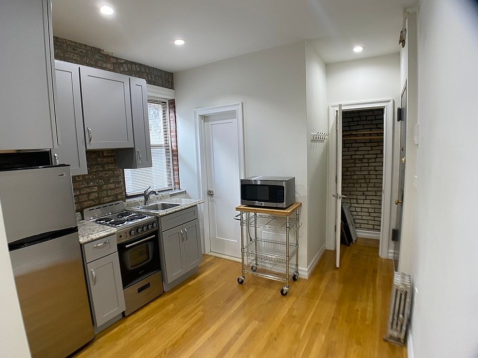 1st image of 424 E 13th St #5B