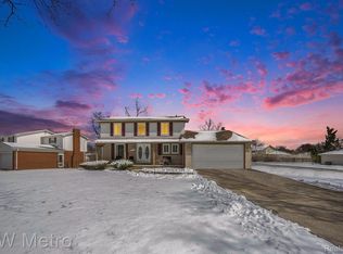 29370 Stellamar Dr, Southfield, MI