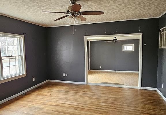 4th image of 217 S Lincoln St