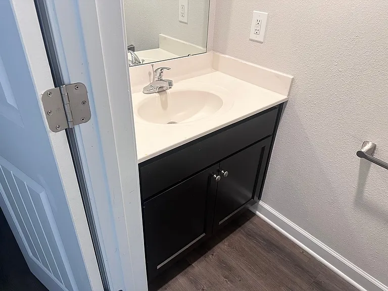1402 NE Mary Ct — Photo 8