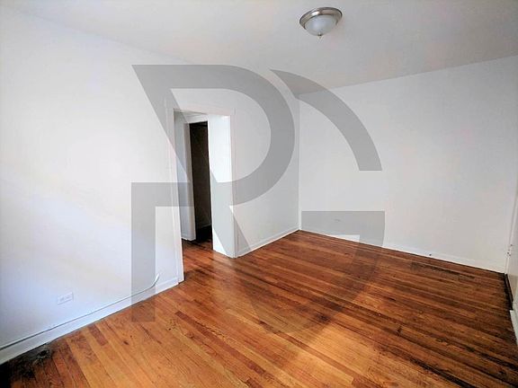 2nd image of 427 W Belden Ave #431C201