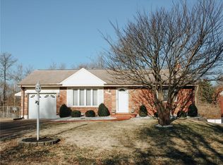 10127 Shapfield Ln, Saint Louis, MO