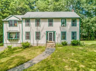 8 Meadowbrook Rd, Derry, NH 03038