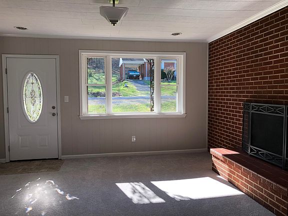 3rd image of 99 Albemarle Ave